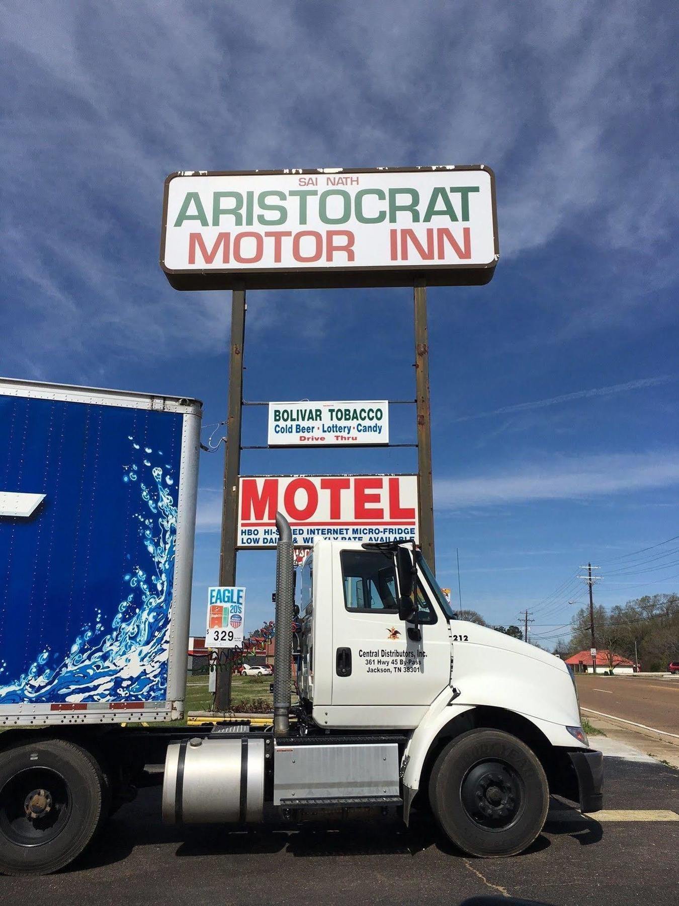 Aristocrat Motor Inn Bolivar Exterior photo