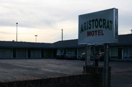 Aristocrat Motor Inn Bolivar Exterior photo